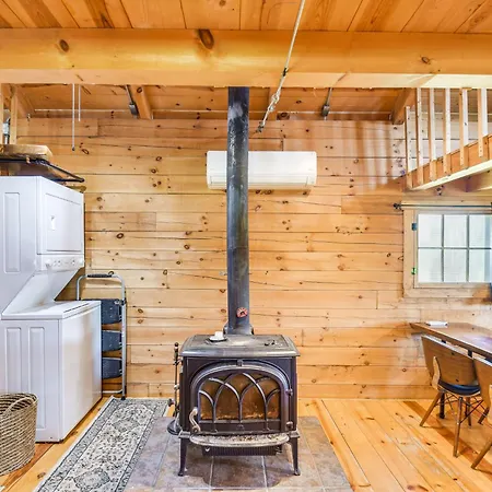 Bellevue Log Cabin With Gas Grill And Creek Access